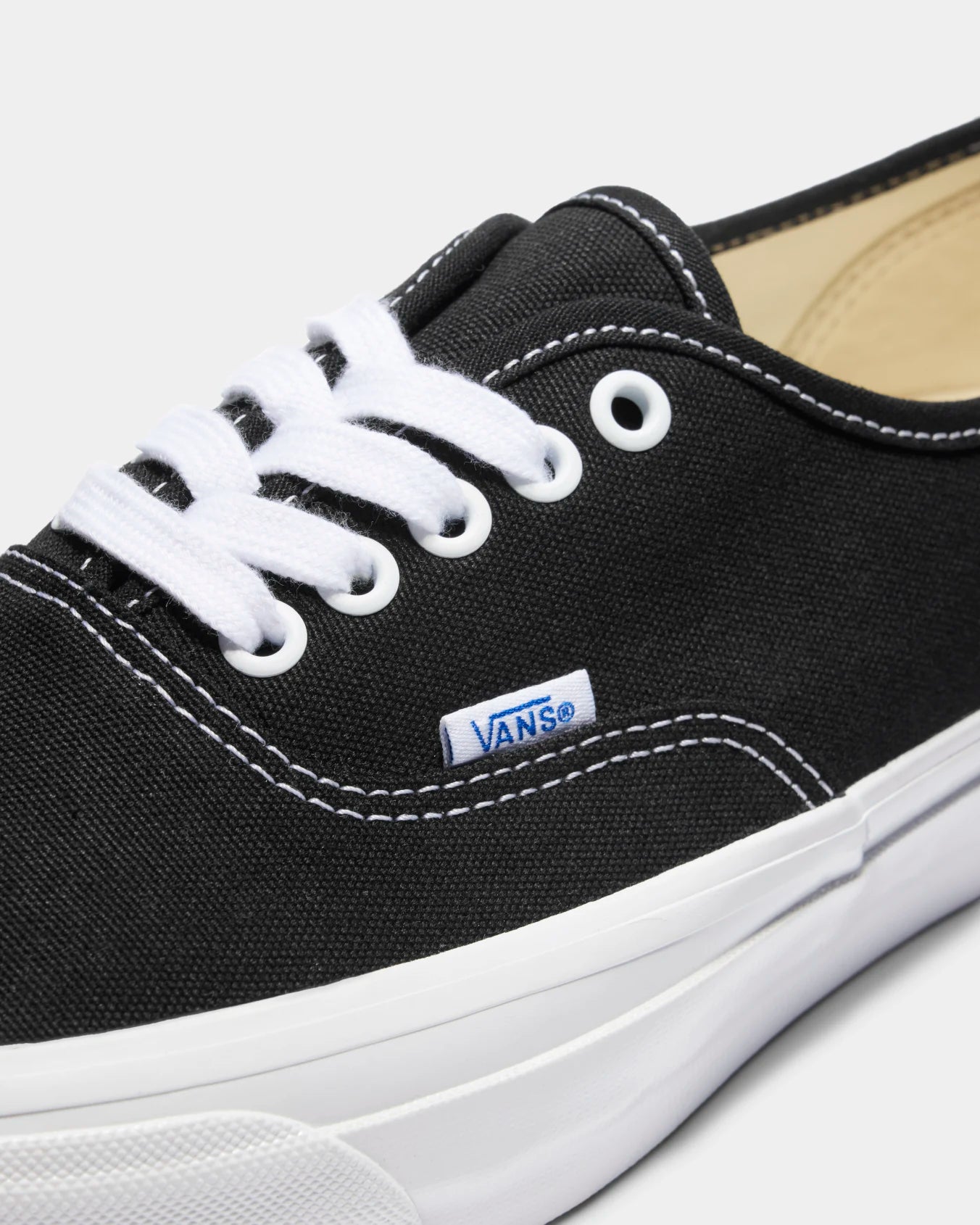 Authentic Reisue 44 LX - Black / White