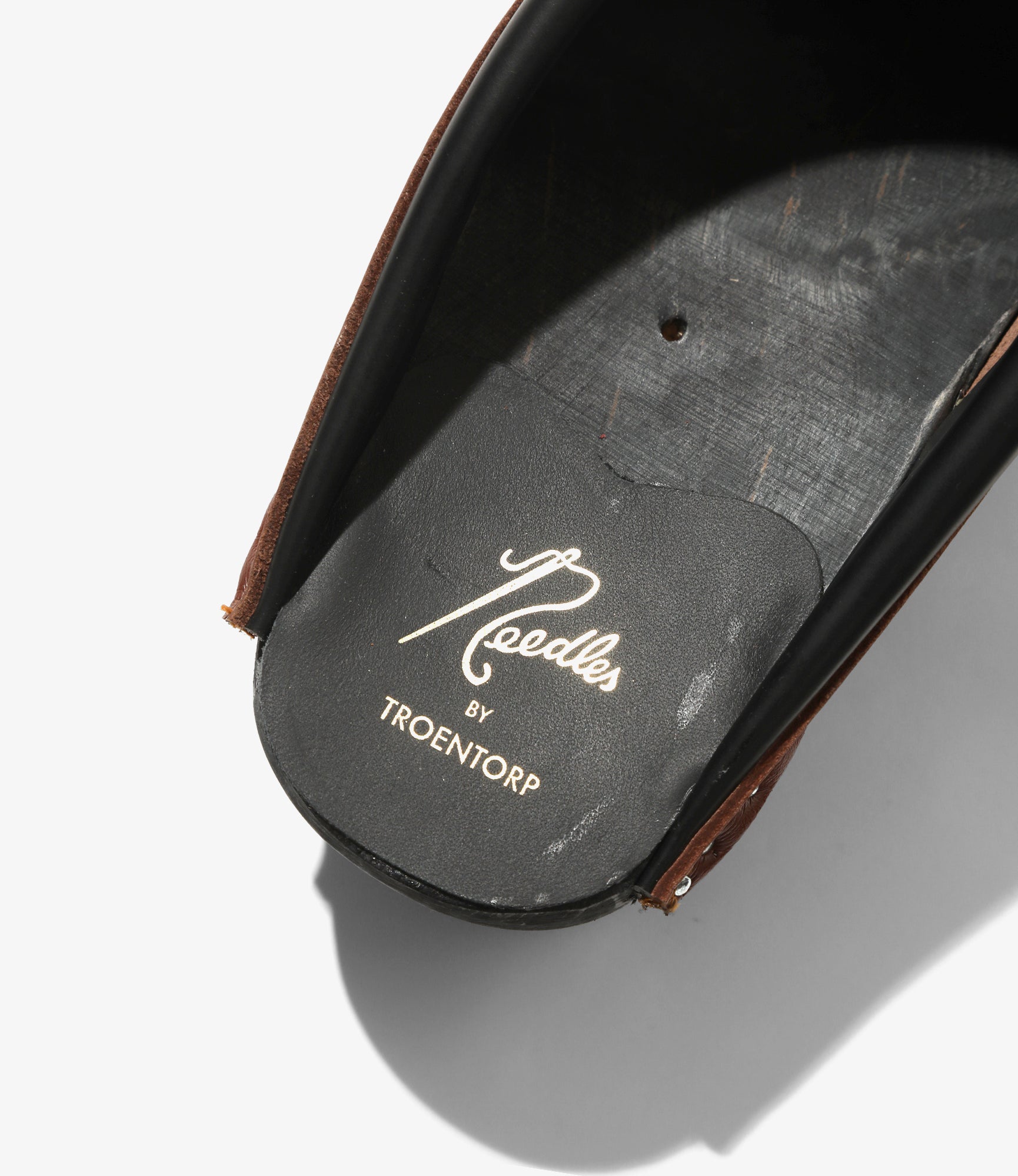 Needles x Troentorp - Kilt Fringe Clog - Rusty Brown / Black Ideal