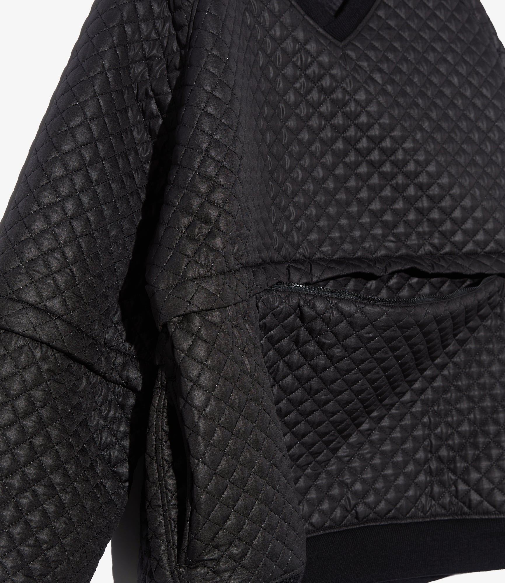 Wind Pull - Black Polyester Small Diamond Quilt